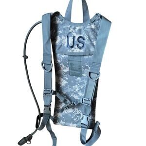 Genuine US Military MOLLE II Hydration System Carrier ACU 100oz 3L New